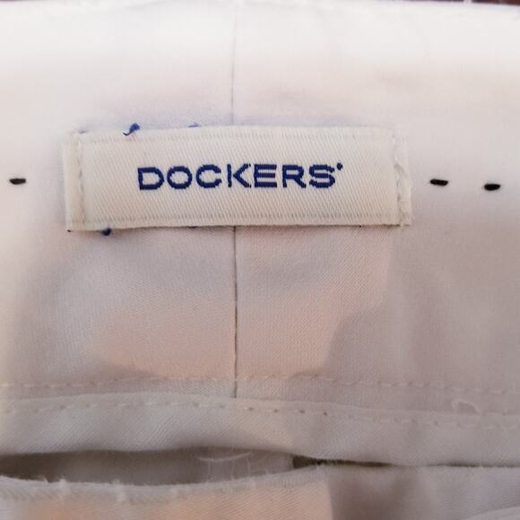 Dockers Women's Capri White Cotton Blend Stretch Pockets Zip Button Size 12 Tall - Picture 6 of 8